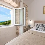 Royal House * Gruda