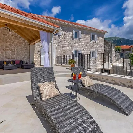 Vila Royal House Gruda