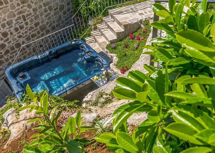 Royal House Villa *