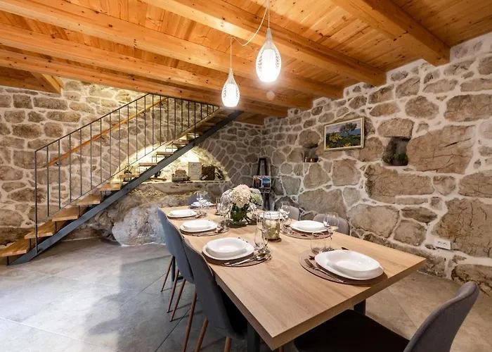 Royal House Villa *