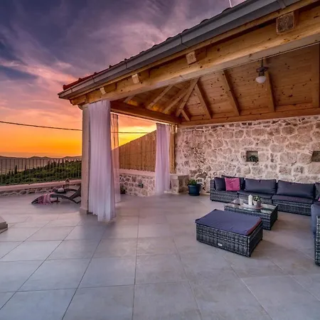 Royal House Villa *