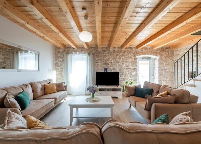 فيلة Royal House *