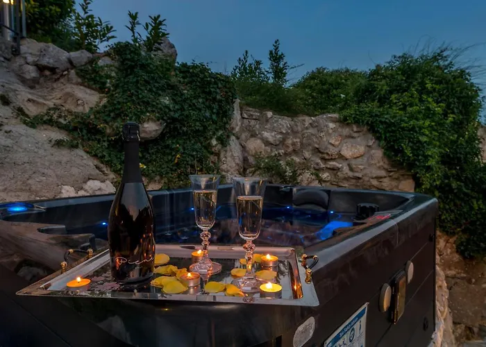 فيلة Royal House *